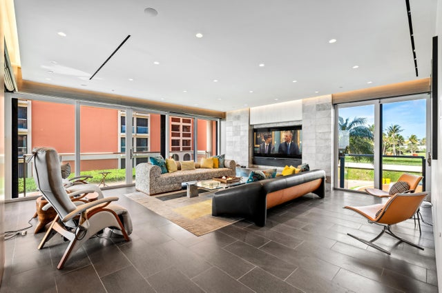 4 of 78 - 2 N Breakers Row #n25, Palm Beach, FL