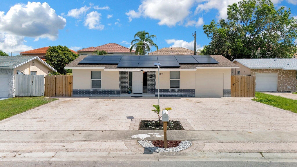 9709 Sw 1st Pl, Boca Raton