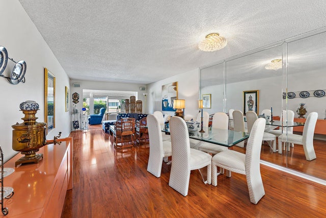 4 of 18 - 3186 Via Poinciana #111, Lake Worth, FL