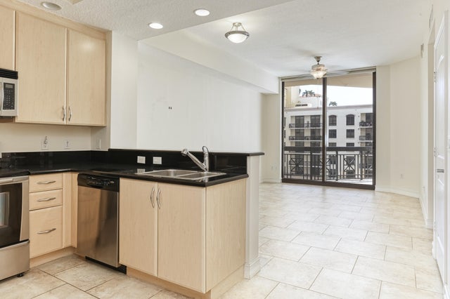 3 of 27 - 701 S Olive Av #1208, West Palm Beach, FL