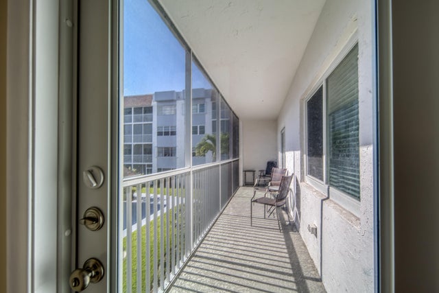 4 of 26 - 1516 S Lakeside Drive #205, Lake Worth Beach, FL