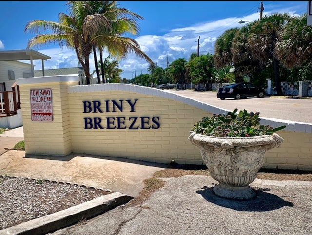 5 of 8 - 21 Bamboo Dr #cd21, Briny Breezes, FL