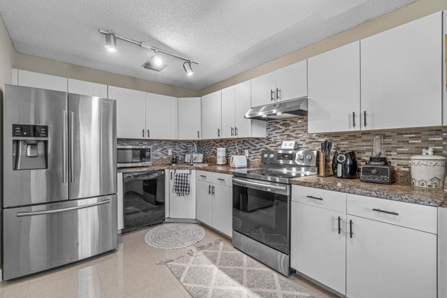 4 of 23 - 241 Meadows Drive #241, Boynton Beach, FL