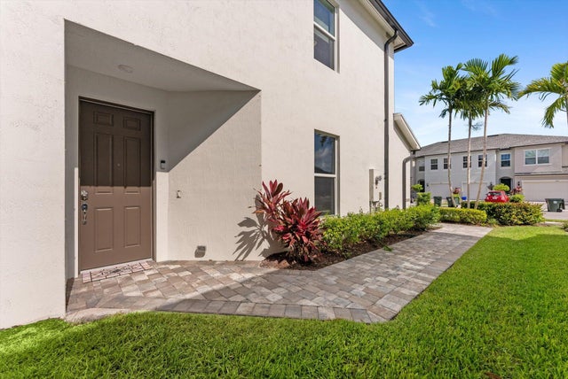 3 of 37 - 6161 Rancho Lane, West Palm Beach, FL