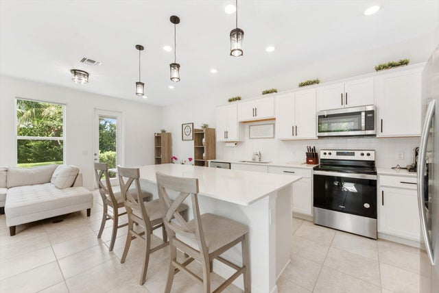 5 of 37 - 6161 Rancho Lane, West Palm Beach, FL