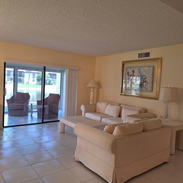 4 of 48 - 10231 N Circle Lake Drive #101, Boynton Beach, FL