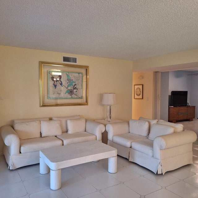 5 of 48 - 10231 N Circle Lake Drive #101, Boynton Beach, FL