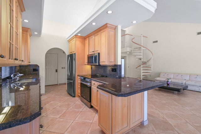 3 of 28 - 247 Ridge Road, Jupiter, FL