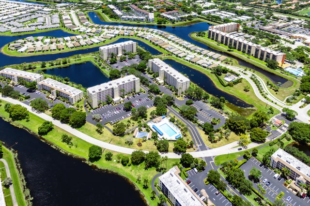 3 of 36 - 7290 Kinghurst Drive #607, Delray Beach, FL