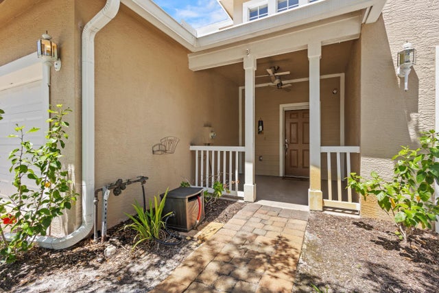2 of 41 - 624 Ne Bent Paddle Lane, Port Saint Lucie, FL