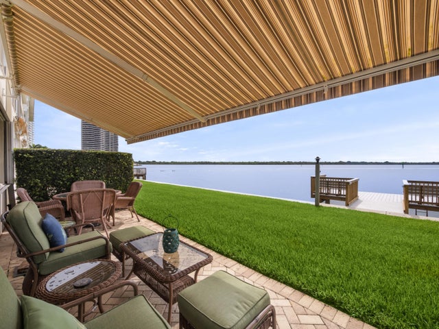 5 of 27 - 52 Yacht Club Dr #103, North Palm Beach, FL