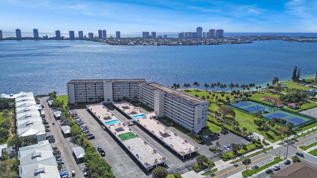 2 of 14 - 801 Lake Shore Drive #204, Lake Park, FL