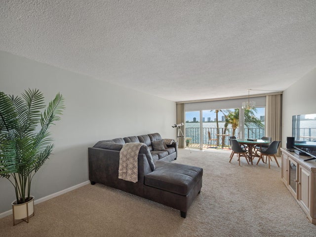 3 of 14 - 801 Lake Shore Drive #204, Lake Park, FL