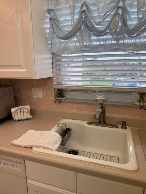 2 of 14 - 725 Lori Drive #313, Palm Springs, FL