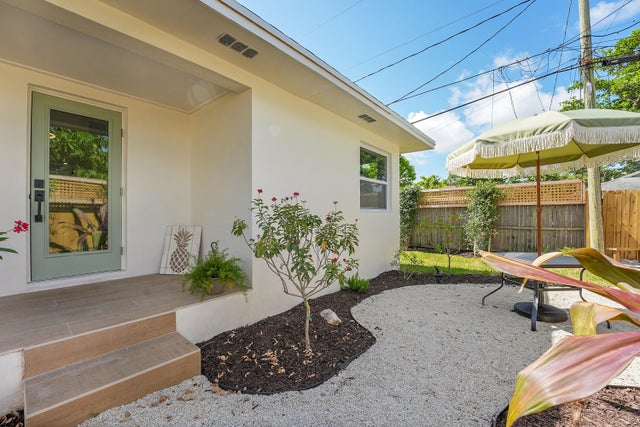 3 of 40 - 950 York Street, West Palm Beach, FL