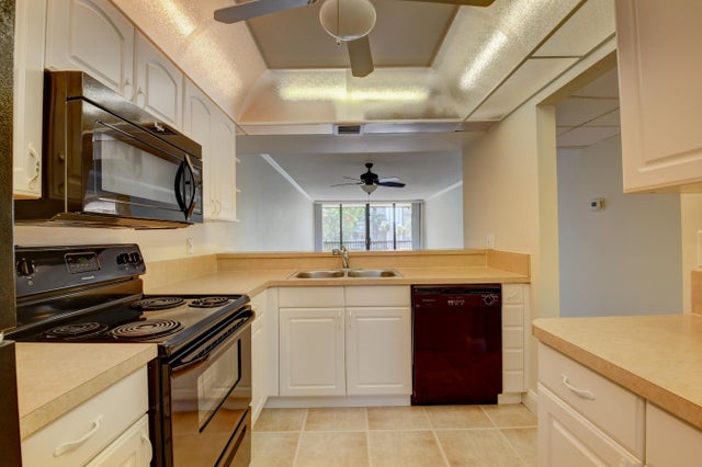 5 of 54 - 16 Royal Palm Way #202, Boca Raton, FL