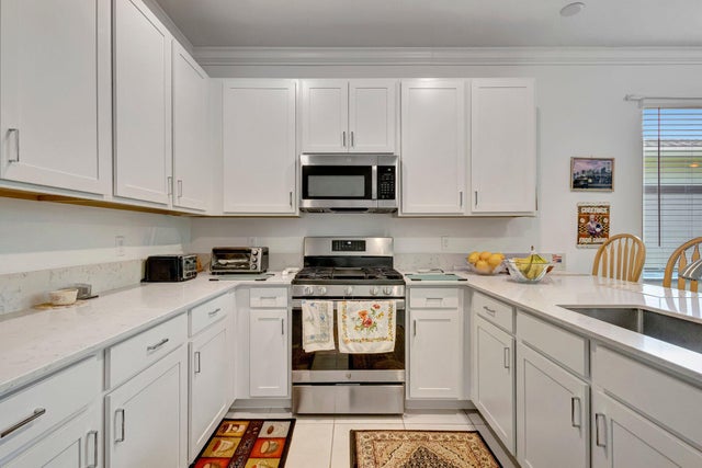 5 of 20 - 556 Se Mulberry Way, Port Saint Lucie, FL