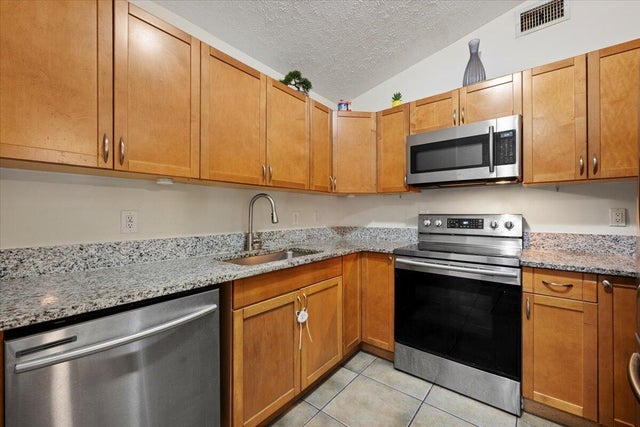 1 of 25 - 6015 Raintree Trl, Fort Pierce, FL