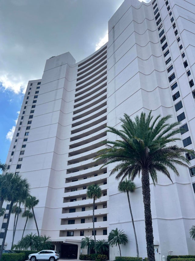 4 of 95 - 5200 N Flagler Drive #1106, West Palm Beach, FL