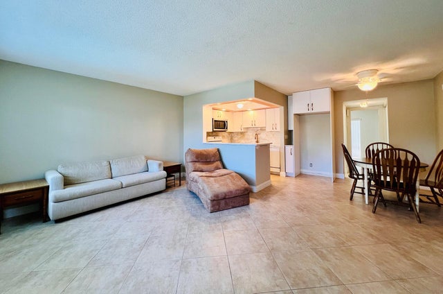 5 of 16 - 304 Sheffield M, West Palm Beach, FL
