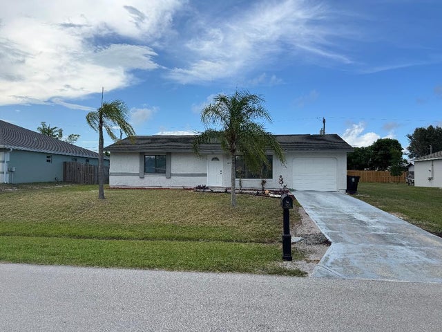 2 of 24 - 327 Ne Surfside Avenue, Port Saint Lucie, FL