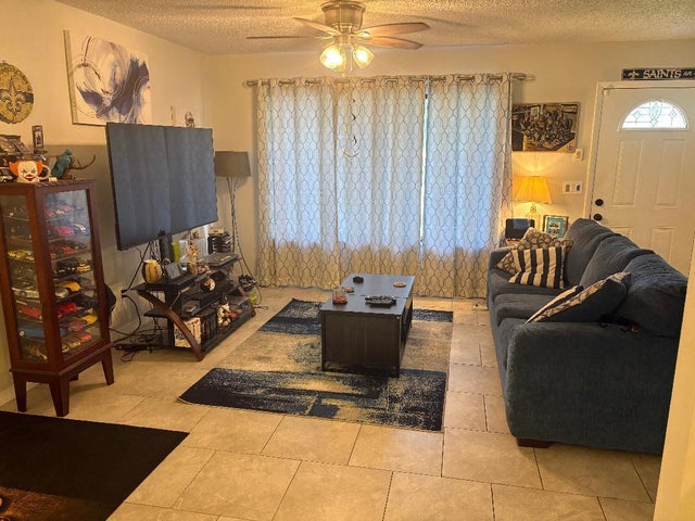 4 of 24 - 327 Ne Surfside Avenue, Port Saint Lucie, FL