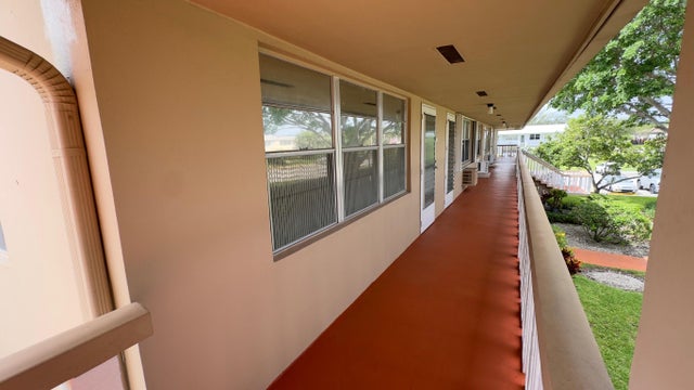 4 of 30 - 126 Bedford E E, West Palm Beach, FL