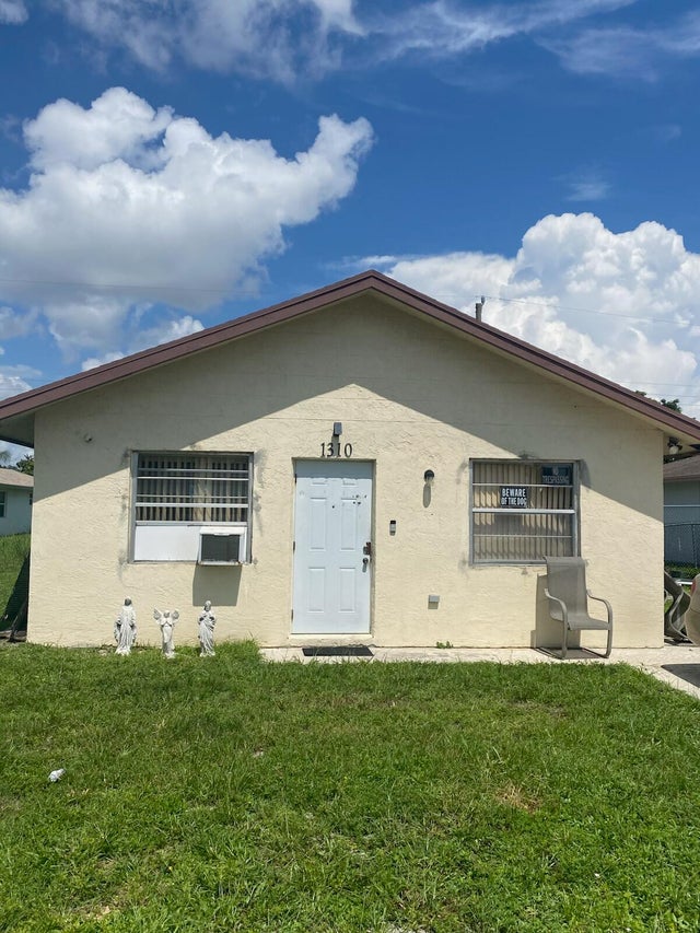 1 of 3 - 1310 W 24th Street, Riviera Beach, FL