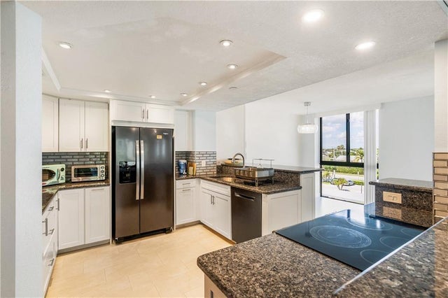 4 of 36 - 2800 N Highway A1a #401, Hutchinson Island, FL