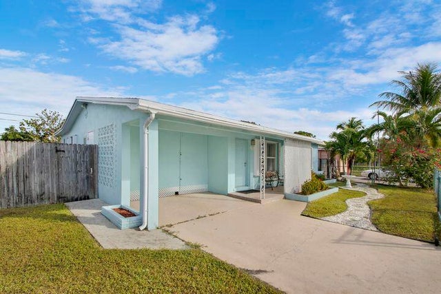 1 of 1 - 1307 S Flamingo Drive, Lantana, FL