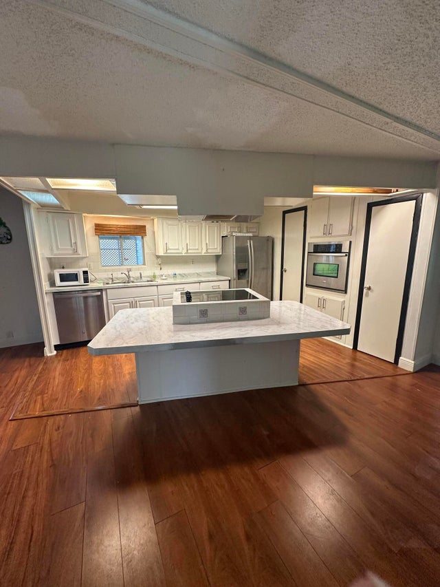 4 of 17 - 17 Santa Maria Court, Port Saint Lucie, FL