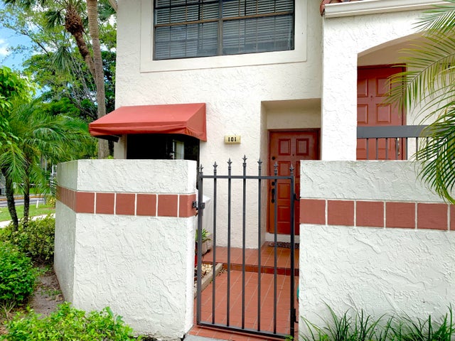 2 of 30 - 101 Liberty Court, Deerfield Beach, FL