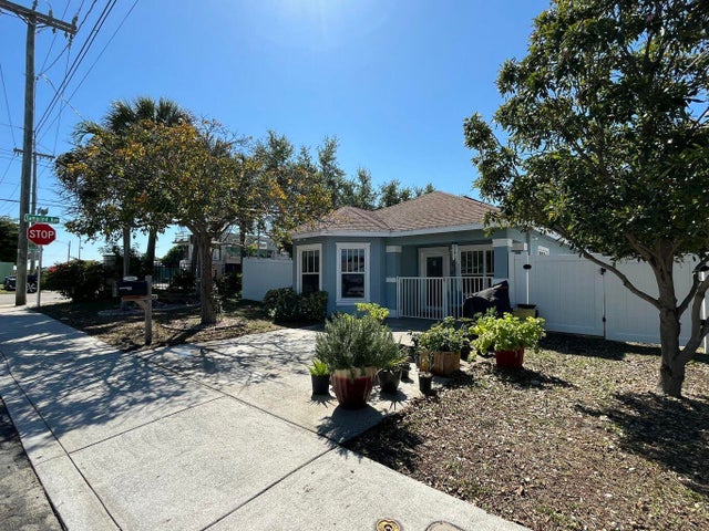 2 of 33 - 1006 22nd Street, West Palm Beach, FL