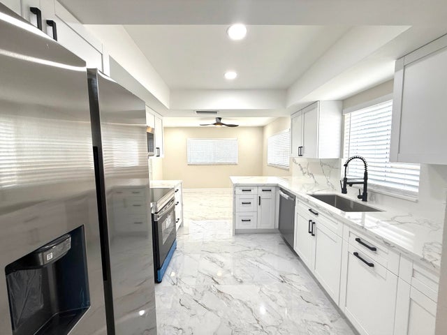 4 of 28 - 9004 Sw 6th Street, Boca Raton, FL
