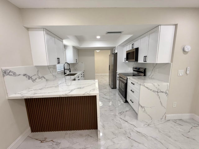 5 of 28 - 9004 Sw 6th Street, Boca Raton, FL