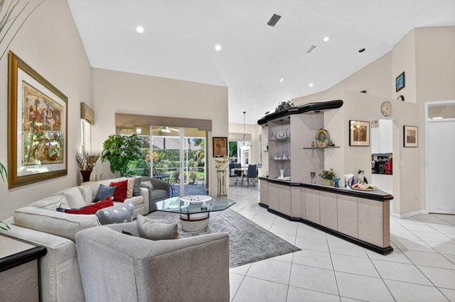 4 of 81 - 4553 Carlton Golf Drive, Lake Worth, FL