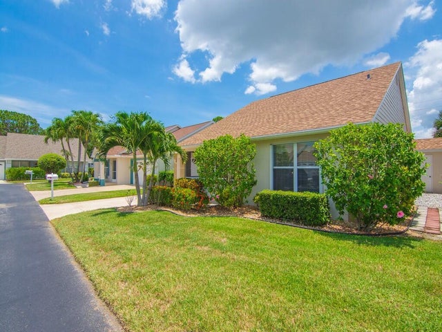 2 of 40 - 374 Nw Sherry Lane, Port Saint Lucie, FL