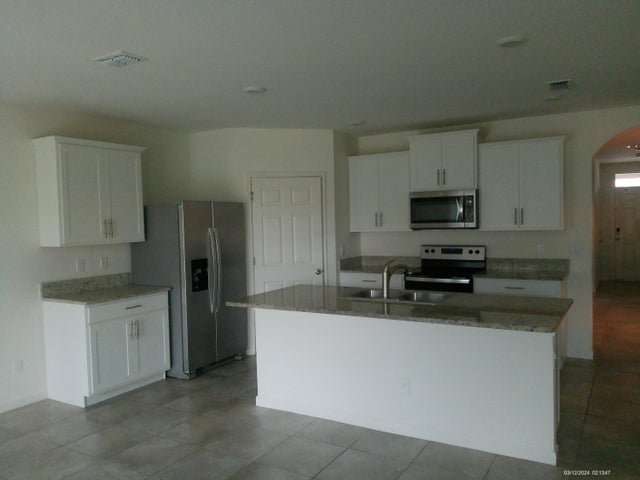 4 of 11 - 10574 Sw Jem Street, Port Saint Lucie, FL