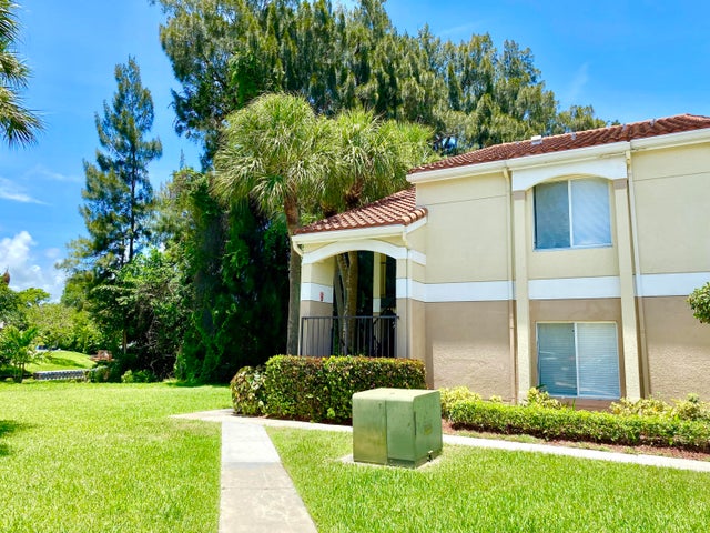 2 of 37 - 815 W Boynton Beach Boulevard #16-201, Boynton Beach, FL