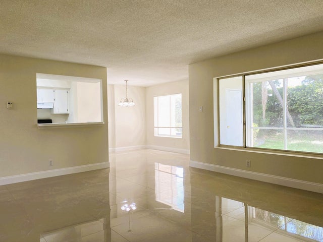 5 of 36 - 815 W Boynton Beach Boulevard #7-102, Boynton Beach, FL