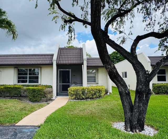 2 of 18 - 121 Lake Rebecca Drive, West Palm Beach, FL