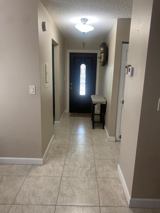 4 of 18 - 121 Lake Rebecca Drive, West Palm Beach, FL