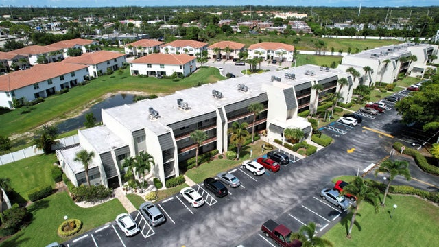 3 of 64 - 4090 Tivoli Court #303, Lake Worth, FL
