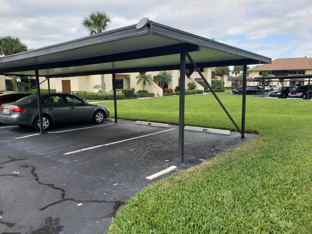 3 of 19 - 6303 Se Williamsburg Drive #201, Hobe Sound, FL