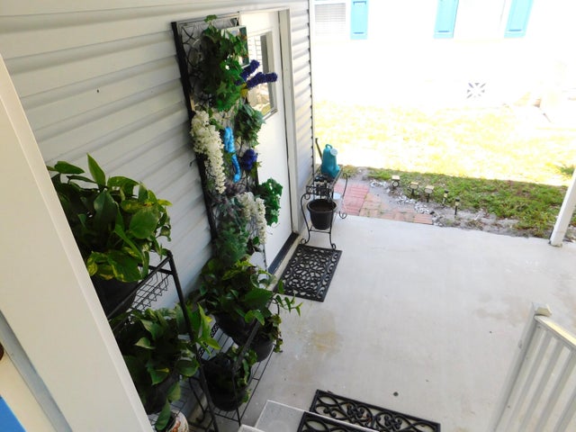 4 of 16 - 376 Seahorse Ter, Fort Pierce, FL