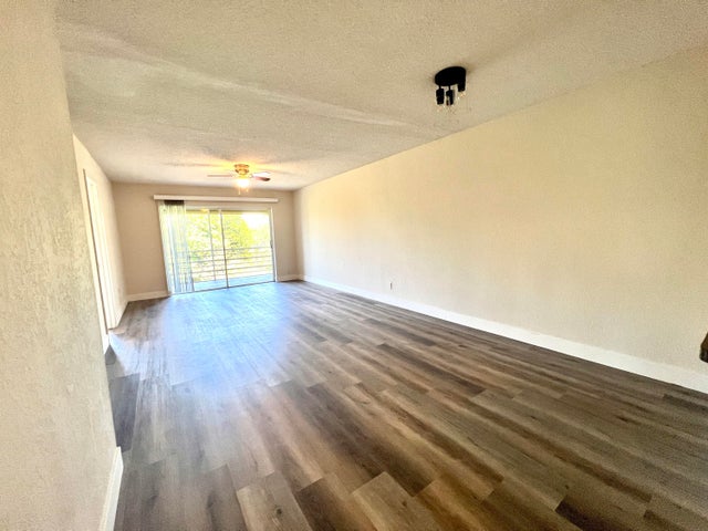 4 of 20 - 120 Sparrow Dr #302, Royal Palm Beach, FL