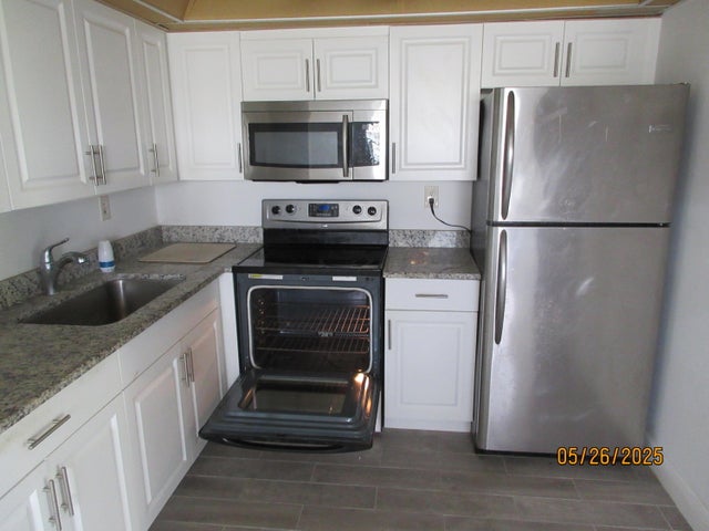 5 of 9 - 241 Normandy F, Delray Beach, FL