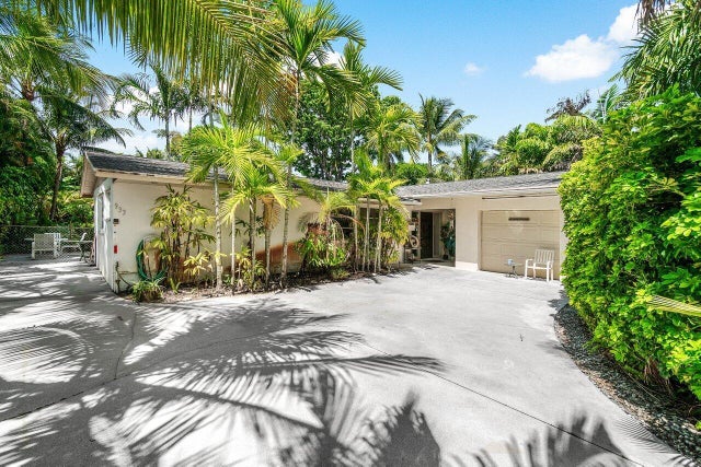 2 of 46 - 933 Laurel Road, North Palm Beach, FL