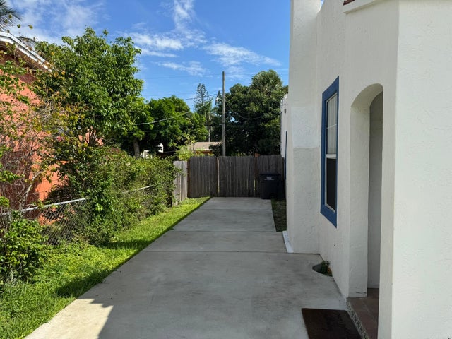 5 of 25 - 639 38th Street, West Palm Beach, FL