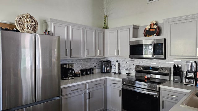 4 of 13 - 1192 Grandview Circle, Royal Palm Beach, FL